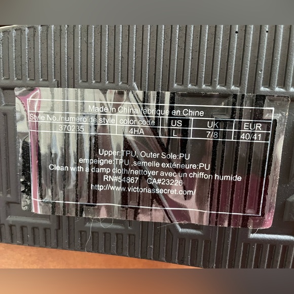 Pink by Victoria’s Secret NWT metallic silver slide sandals size Large 9-10 - Picture 6 of 8